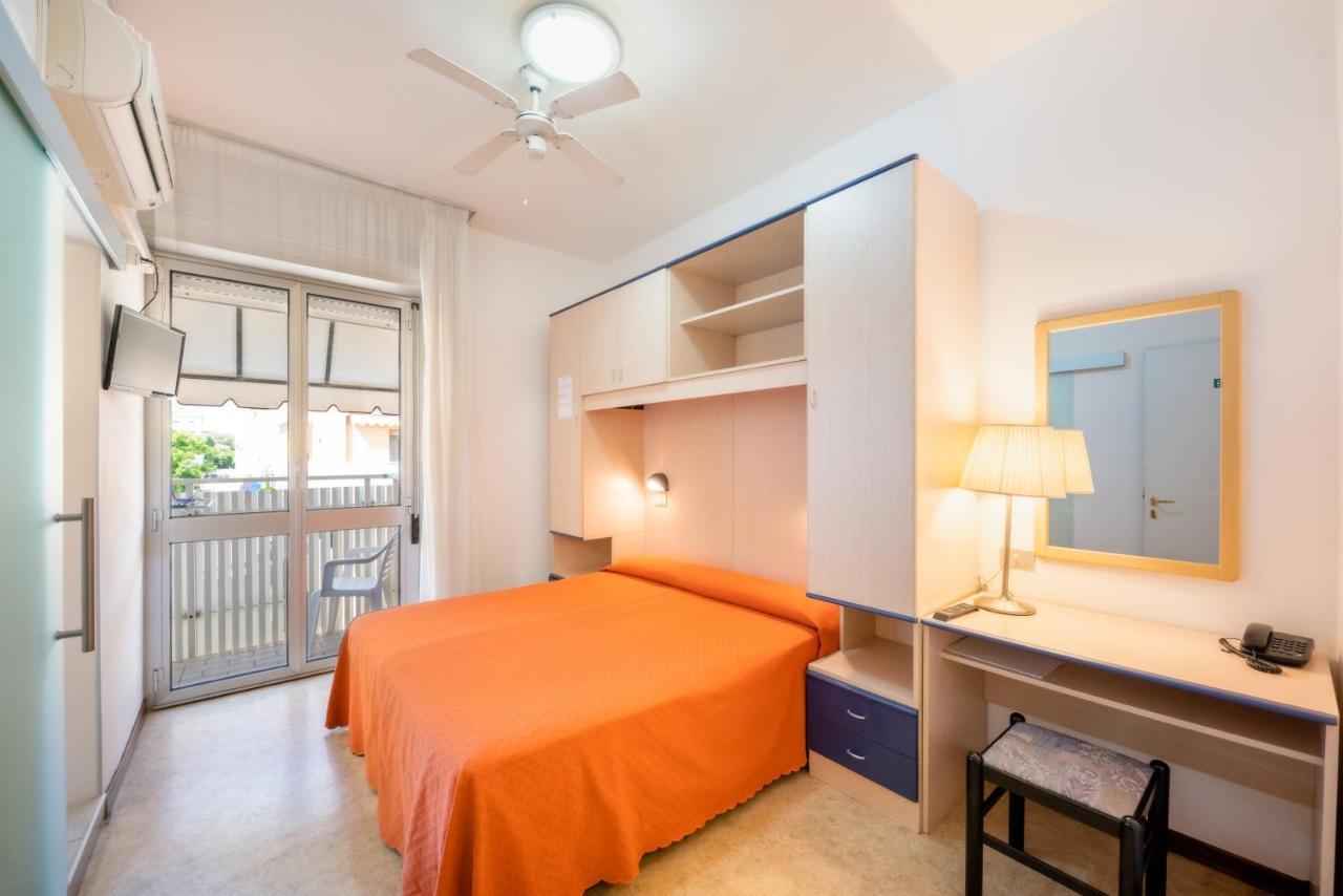 Hotel Firenze Caorle Exterior photo